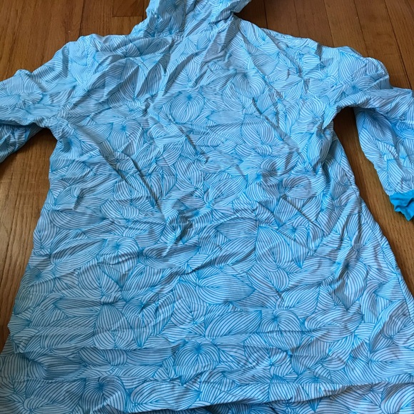 L.L. Bean Blue Leaf Pattern Swim Cover Up Hoodie - Picture 3 of 3